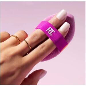 Real Techniques Miracle 2-In-1 Powder Puff Cleaned Sanitized Gently Used
